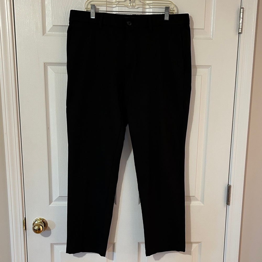 Haggar Cool 18 Pro Slim Fit Flat Front Black Men's Dress/Golf Pants